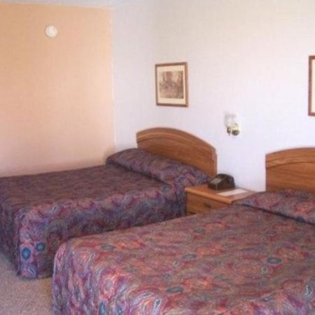 Budget Deluxe Motel Rolla Room photo